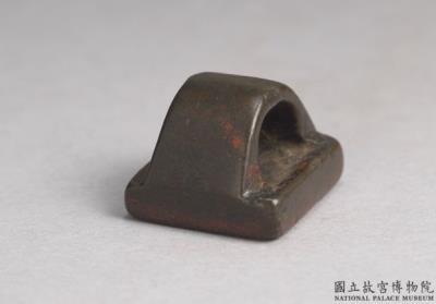 图片[2]-Bronze seal cast with “Li shi”, Han dynasty (206 BCE-220 CE)-China Archive